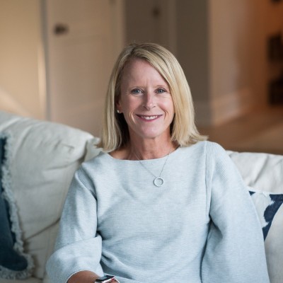 Lynne S