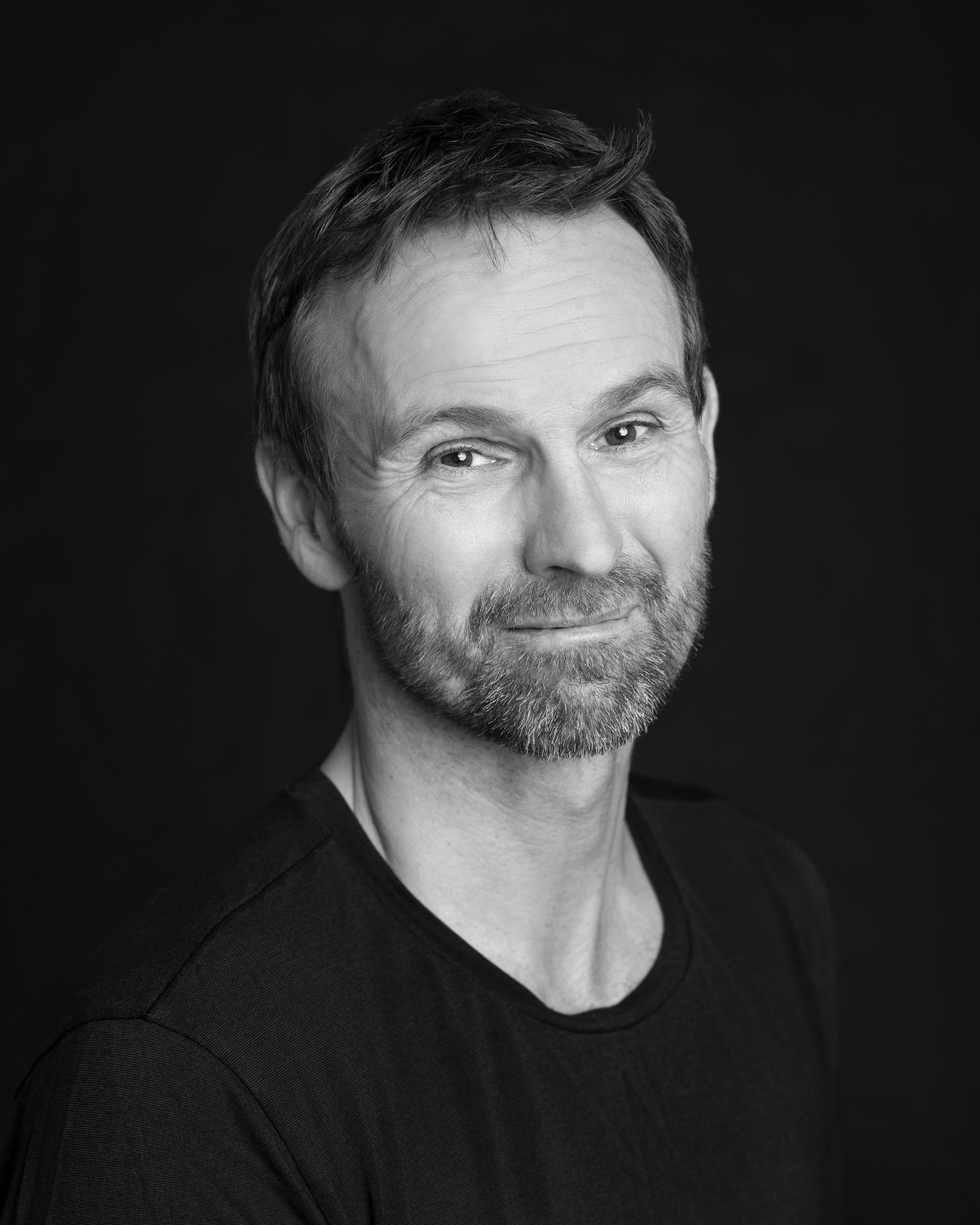Lars T.